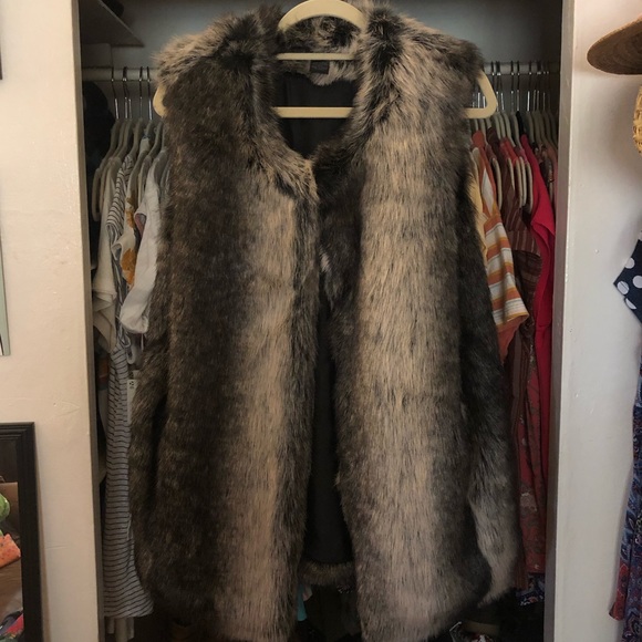 Steve Madden Jackets & Blazers - Faux fur vest